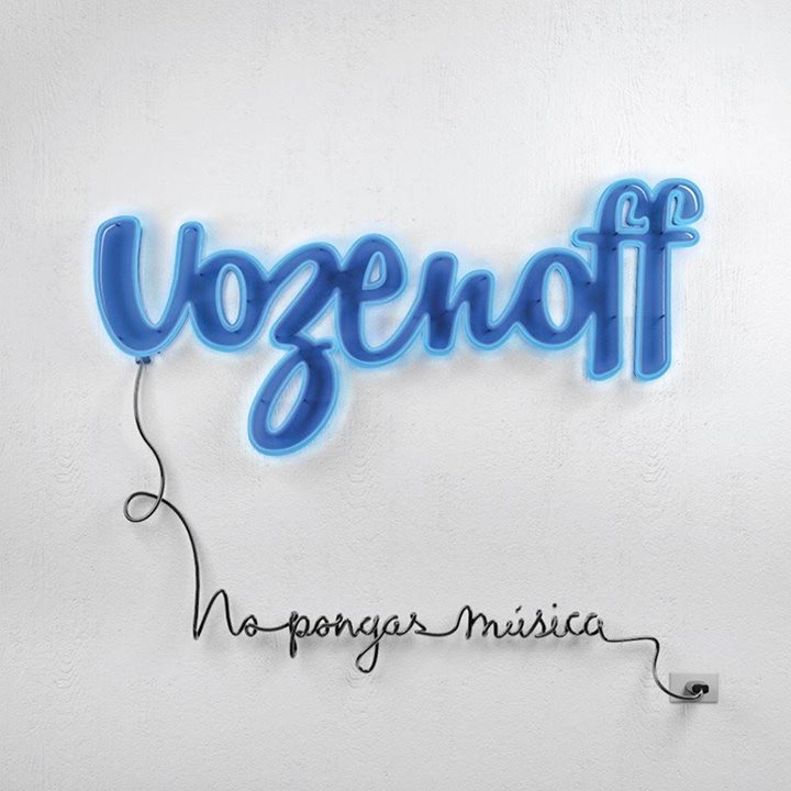 No pongas música