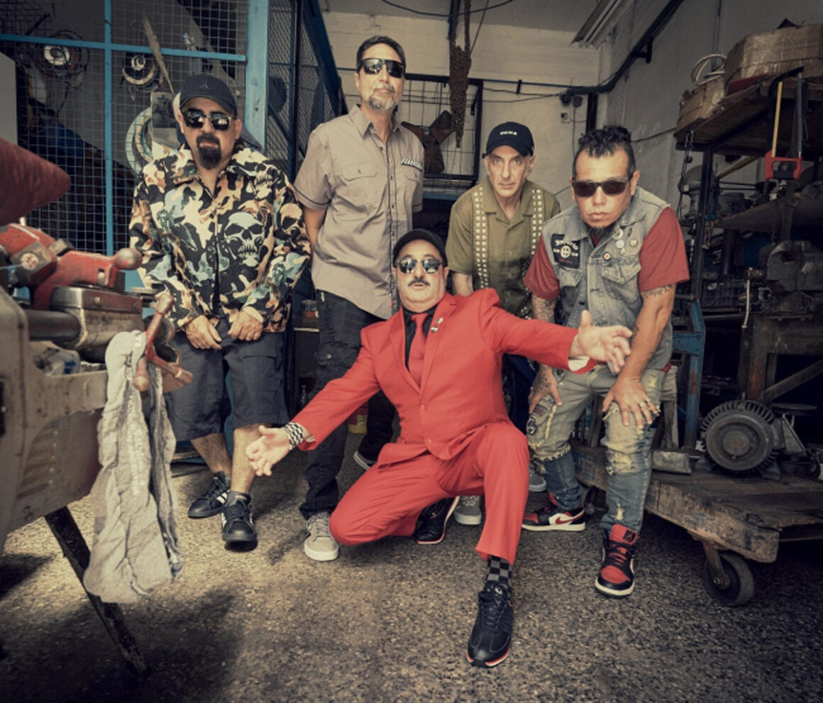 Los Calzones presenta su nuevo álbum de estudio - Los Calzones lanzan "Huella", su nuevo álbum de estudio, ya disponible en todas las plataformas digitales. El primer corte de difusión es "Juntos", una canción de ska punk construida sobre guitarras, una sección de vientos y una voz solista respaldada por coros. Los Calzones. Foto de prensa